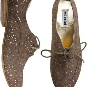 Not Rated Taupe & Gold Wingtip Oxfords Women's 8½ New in Box